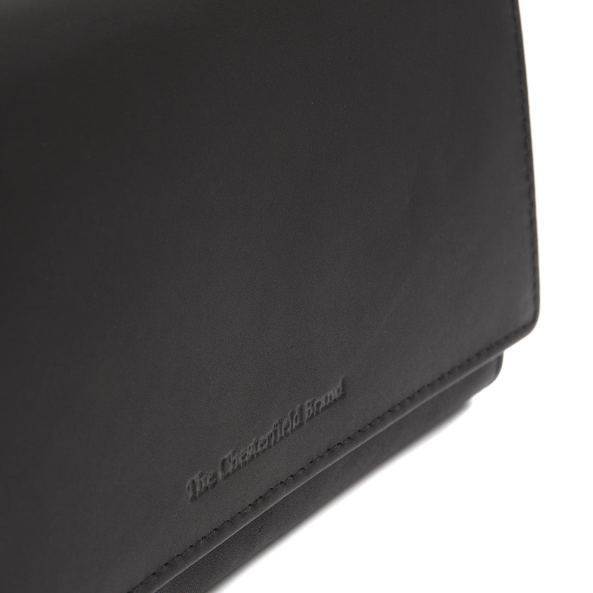 
Solid Antique Brass Hardware & Heavy-Duty Dual Zipper Detail on Mirthe Full-Grain Leather Wallet