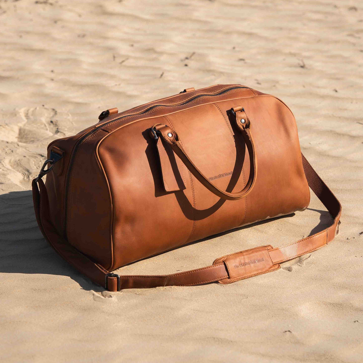 
William Full-Grain Leather Weekender Bag – alternate product view 3